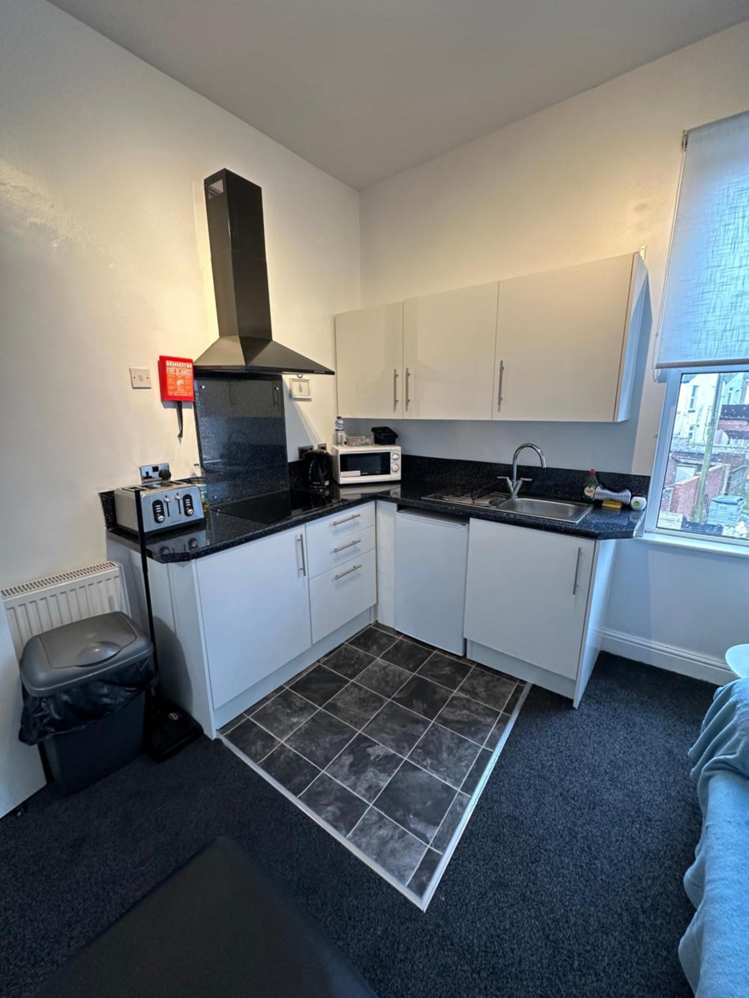 Winter Gardens Flat 3 - Family Apartment