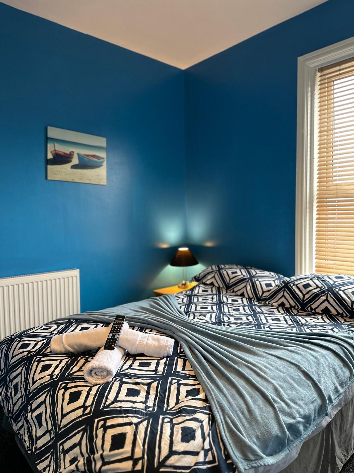 Winter Gardens Flat 3 - Family * Blackpool